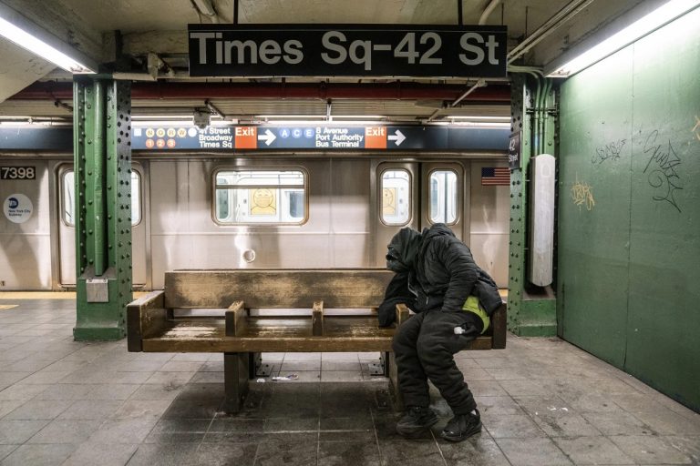 220301-nyc-subway-homeless-se-220p-0a376f